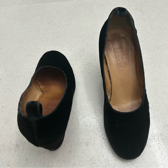 MM6 Martin Margiela Black Ostrich Embossed Velvet Wedge Shoes - Picture 5 of 12